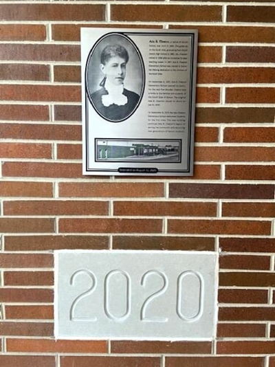 Engraving & Plaques Photo